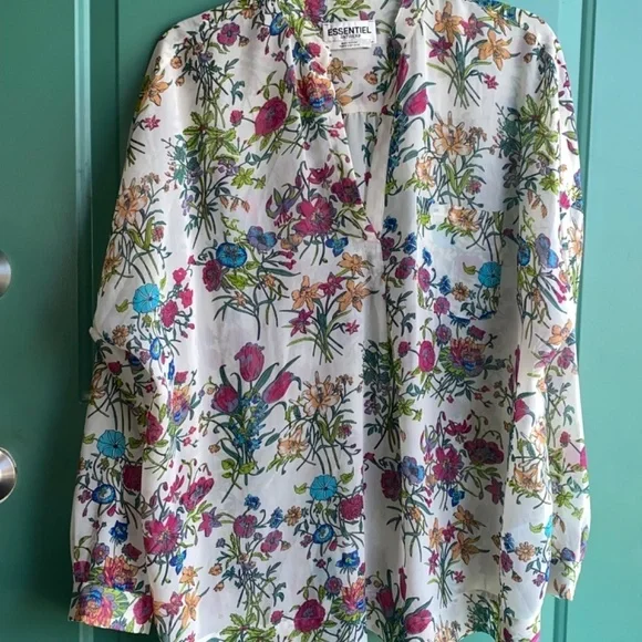 Essentiel antwerp Size 40 ladies floral semi sheer top